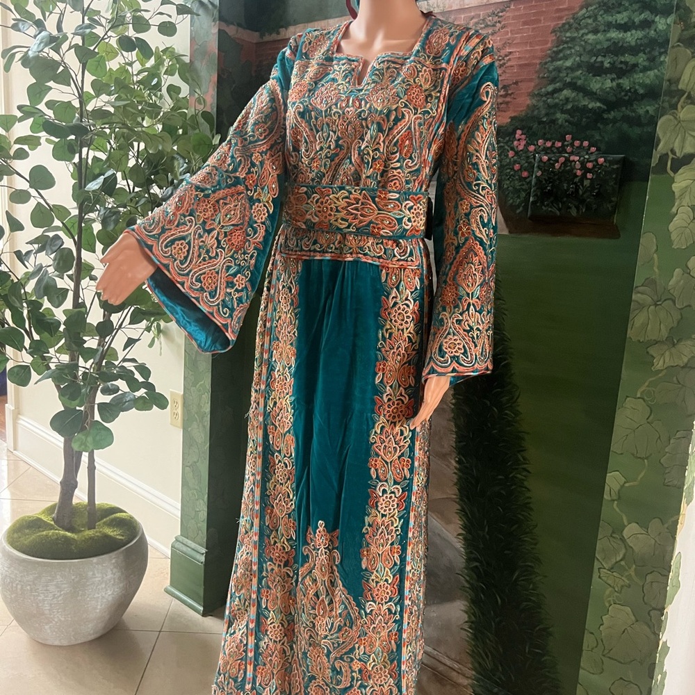 Velvet Palestinian thoub with hand work